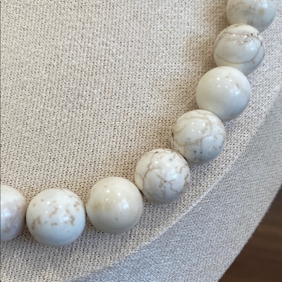 New Hespera White Turquoise Genuine Gemstone Necklace - Picture 2 of 2